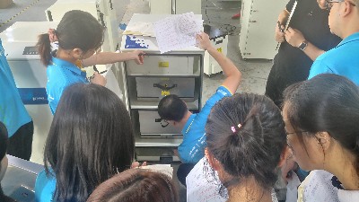 激光煙霧凈化器生產(chǎn)廠家，執(zhí)信環(huán)?？萍籍a(chǎn)品知識培訓(xùn)！